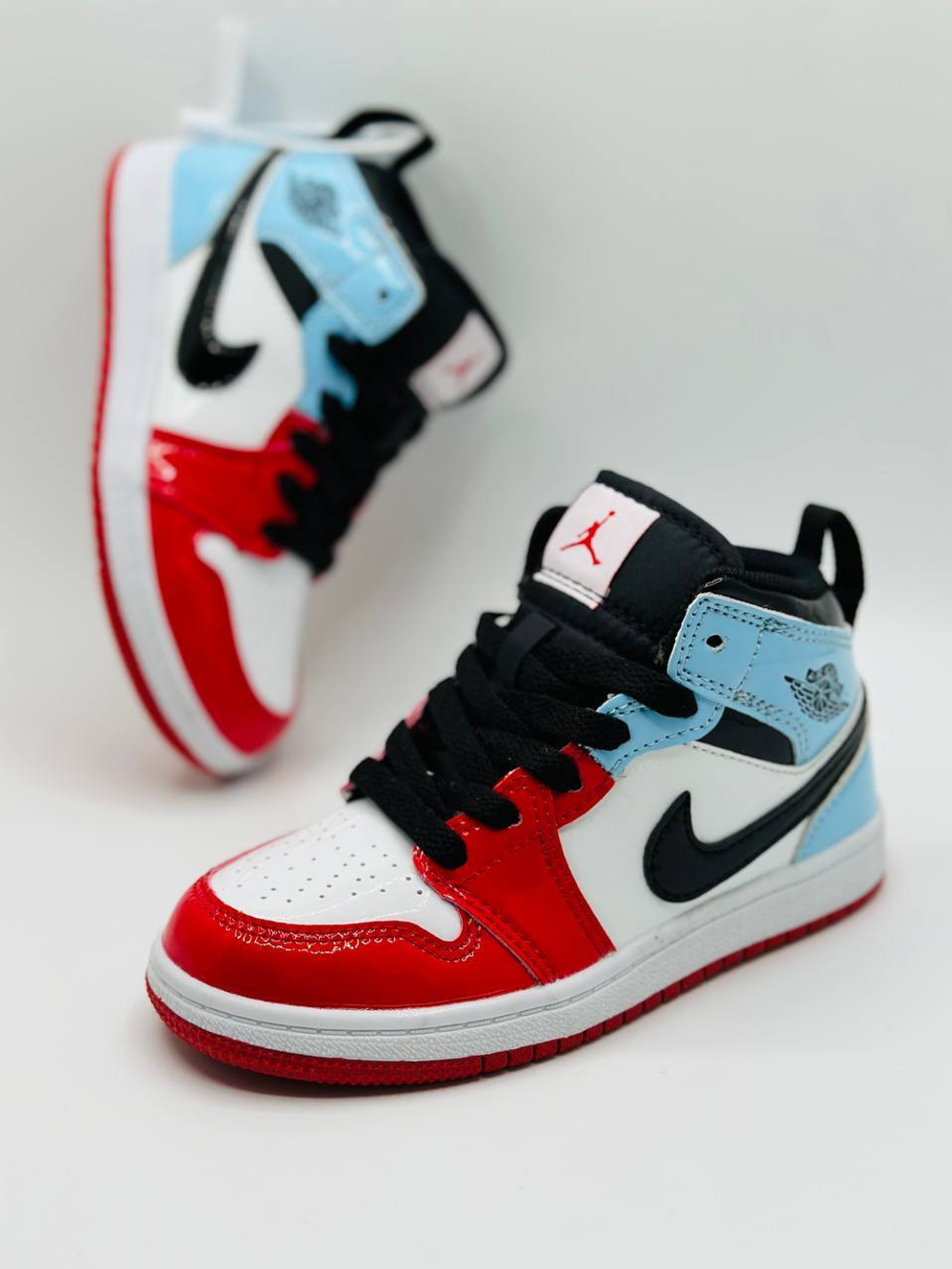 Кроссовки для мальчиков Nike Air Red Luxe