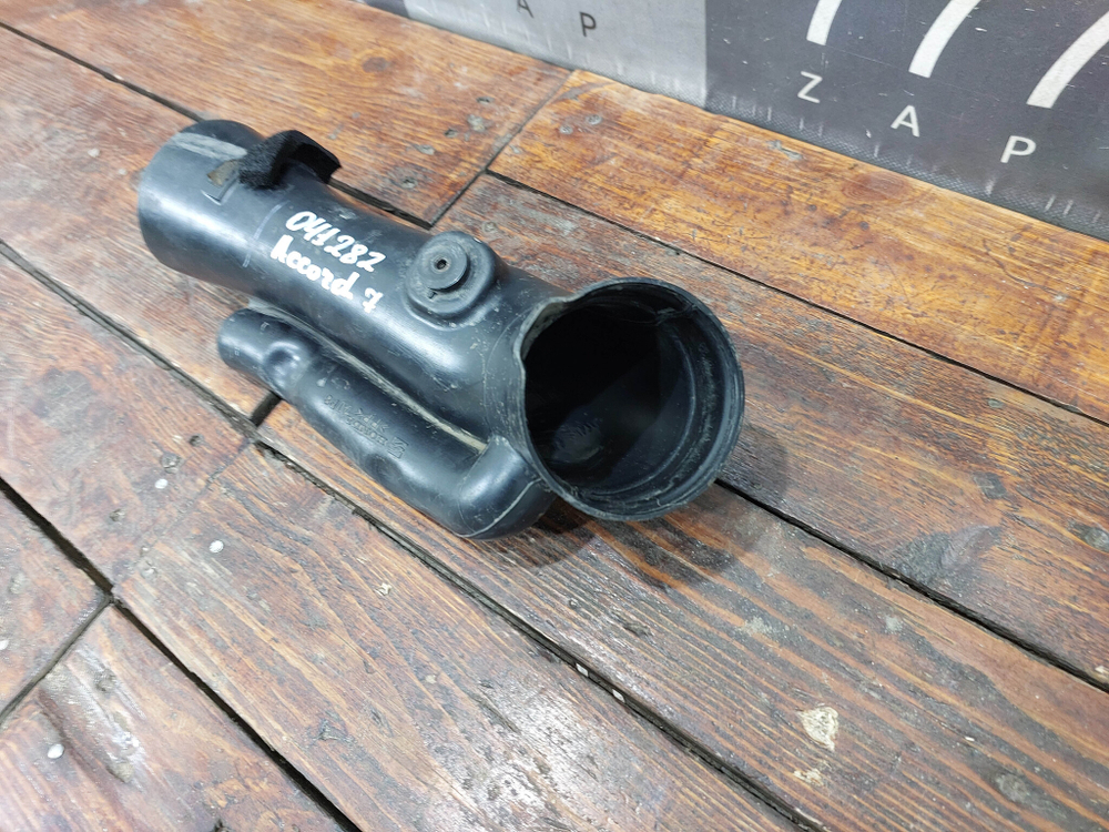 Патрубок воздушного фильтра Honda Accord 7 (CL) 02-08 Б/У Оригинал  17253RBA000