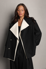 Жакет в полоску с двойным лацканом