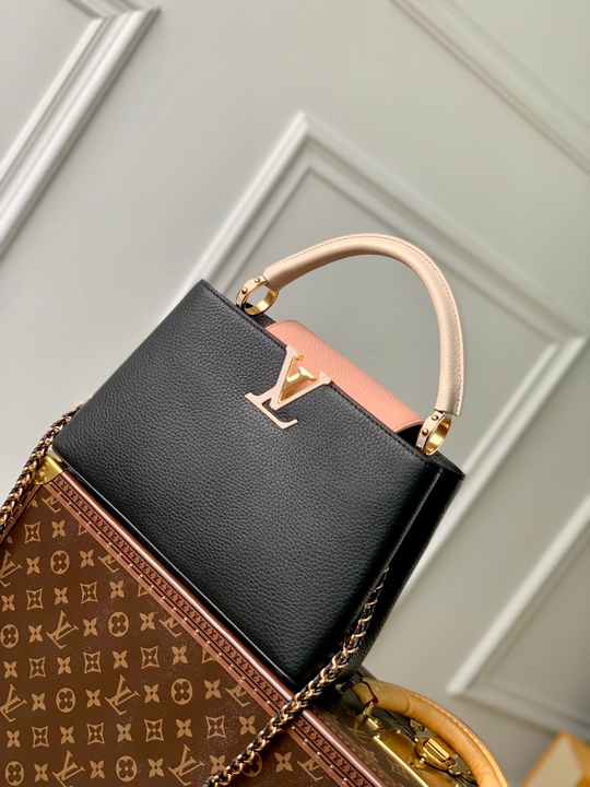 Louis Vuitton Capucines MM
