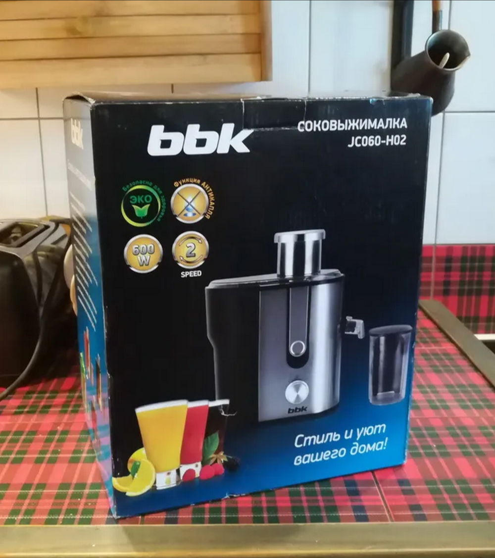 Соковыжималка электрическая BBK JC060-H02