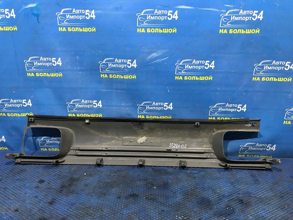 Решетка радиатора MAZDA BONGO 1998