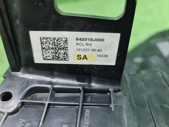 Фонарь правый внешний Subaru Forester 5 SK (18-нв)