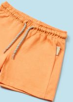 две футболки с шортами