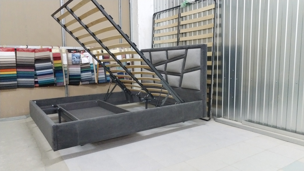 Мебель для спальни ( кровати, прикроватные тумбы )