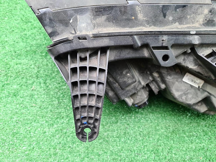 Фара правая BYD FangChengBao Leopard 5 (23-нв) LED