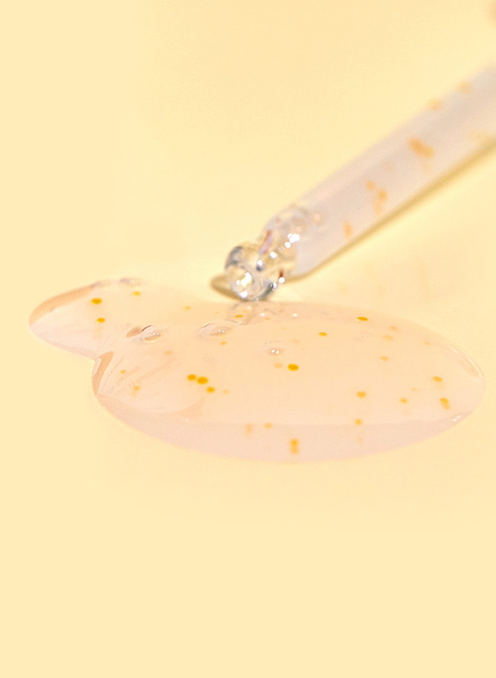 Мультивитаминная сыворотка для тусклой кожи Manyo Galac Whitening Vita Serum 50ml