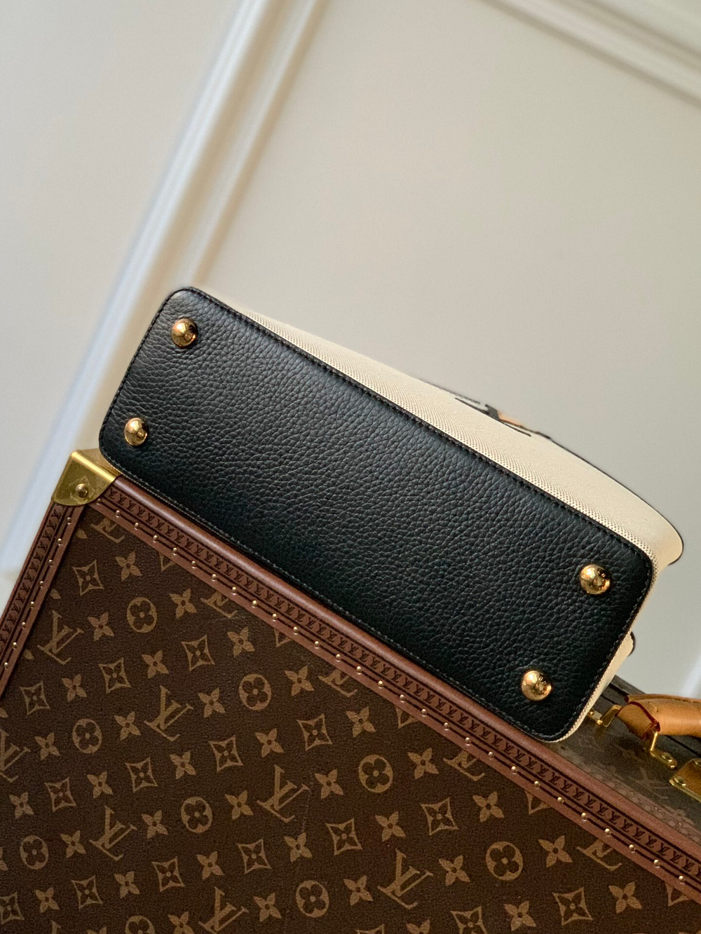 Louis Vuitton Capucines MM