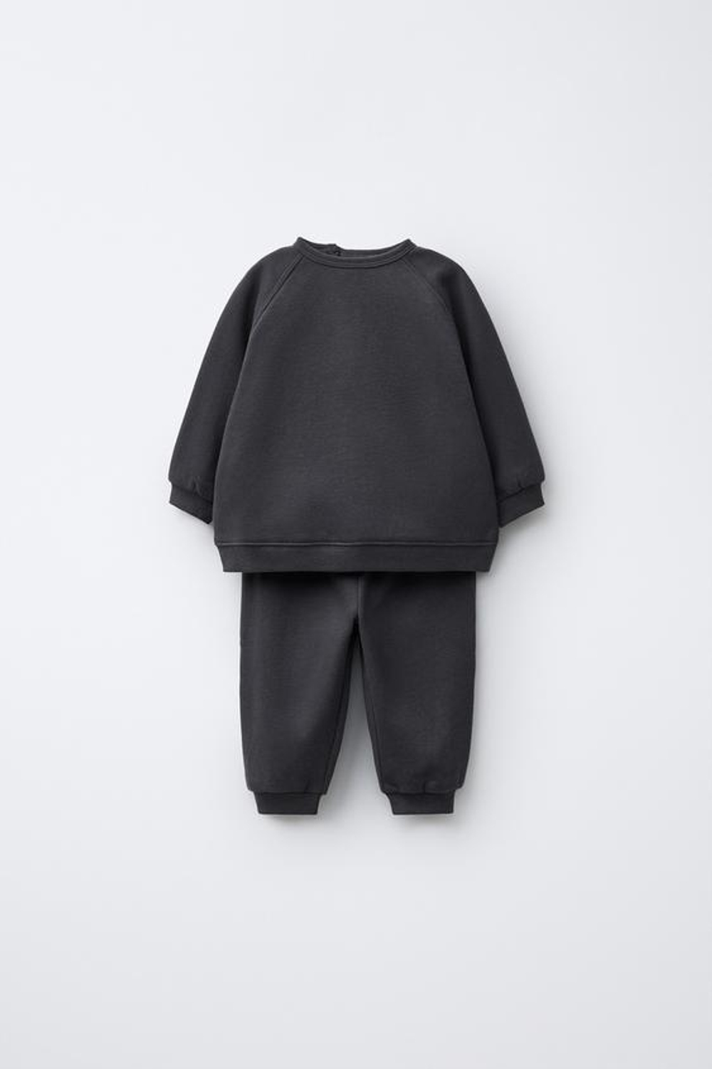 ZARA КОМПЛЕКТ ИЗ ТОЛСТОВКИ И БРЮК-ДЖОГГЕРОВ, ТЕМНЫЙ СВИНЕЦ