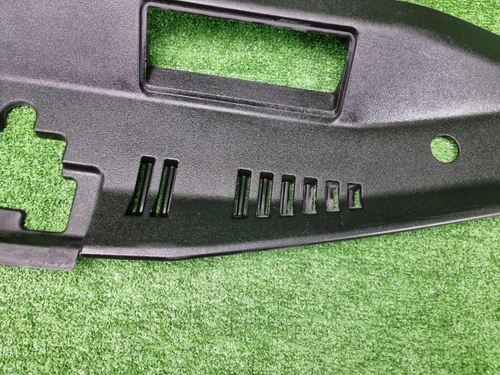 Кожух замка капота Toyota Camry xv70 (2017-н.в.)