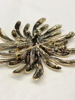 Брошь цветок, оттенок золото антик