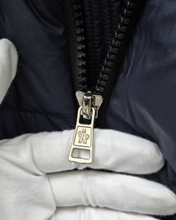 Пуховик Moncler