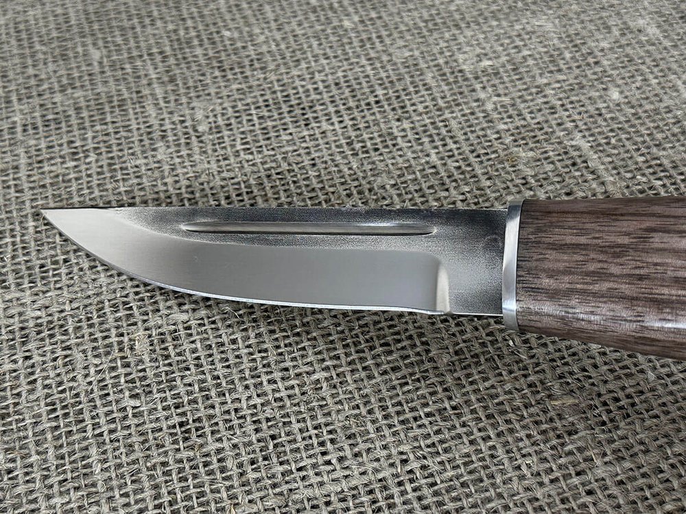 Финский нож Пуукко, рукоять орех