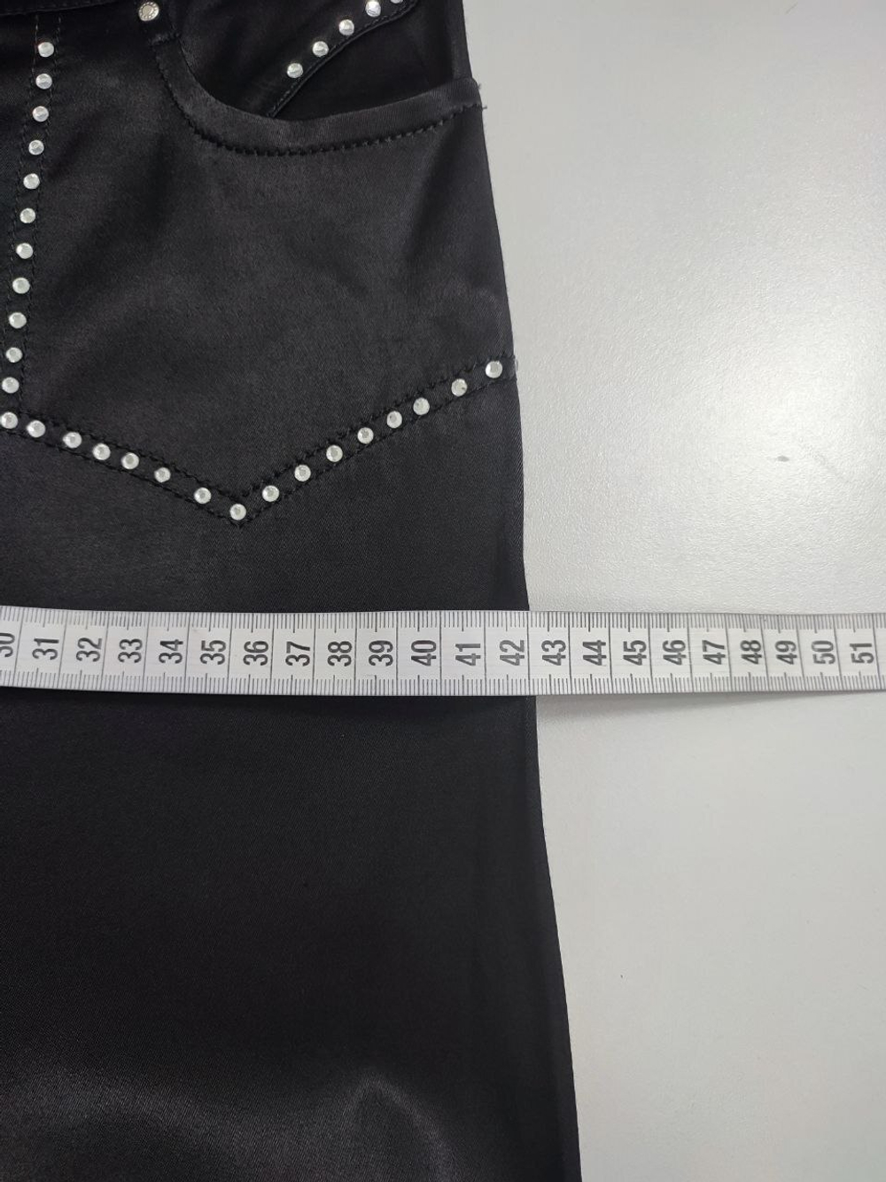 Брюки атласные со стразами на 14 лет, новые