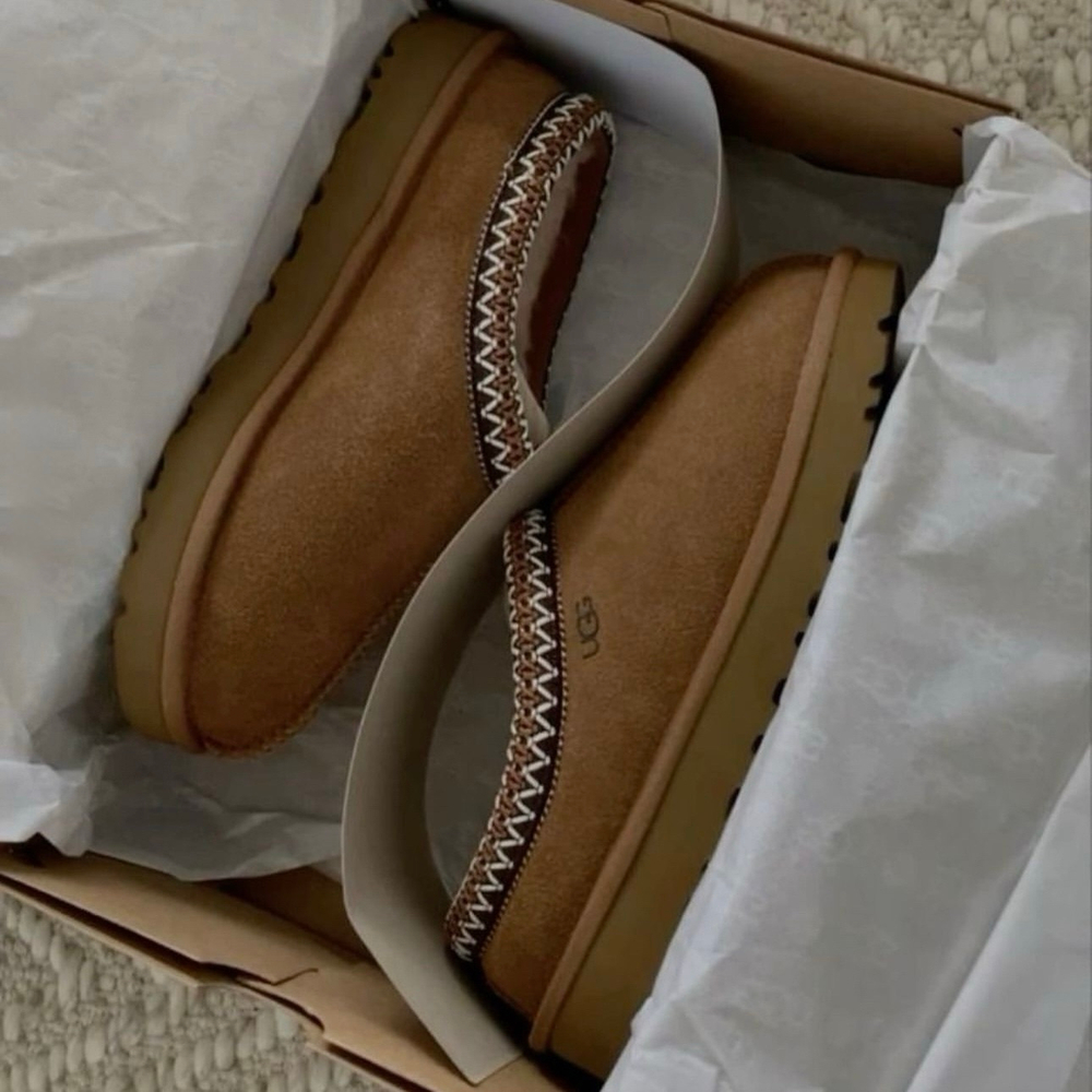 UGG Tasman Slipper