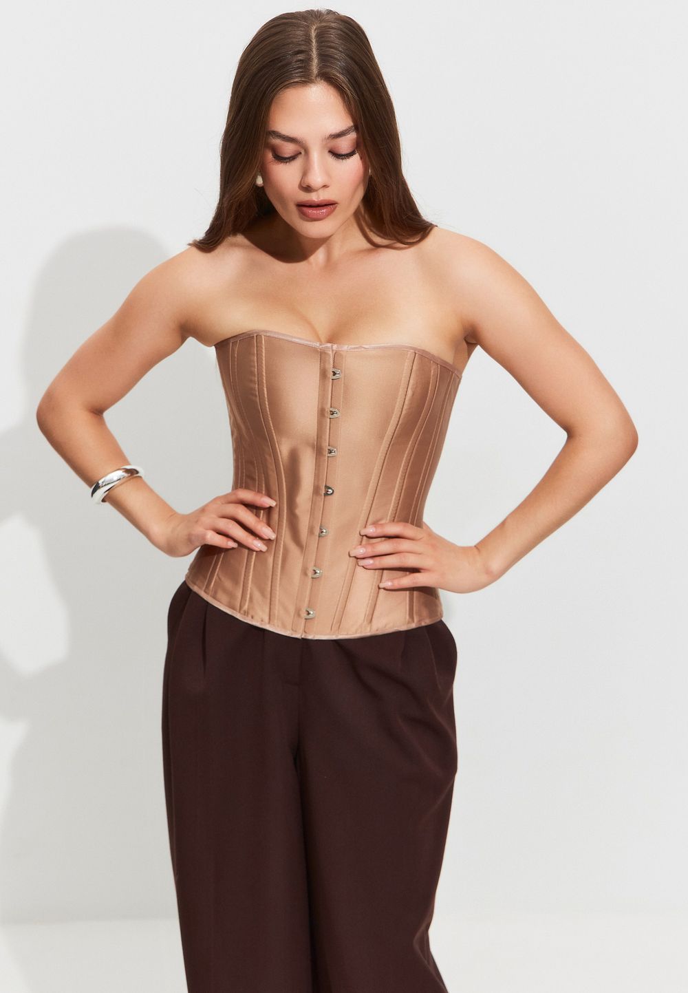 Нюдовый утягивающий корсет на выход