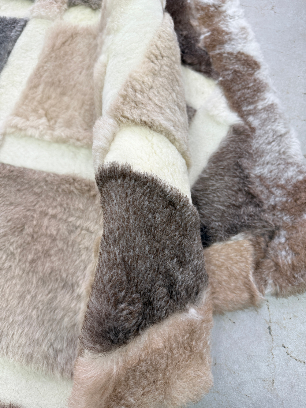 Ковер прямоугольный натуральный мех овчина, 210 х 170 см.