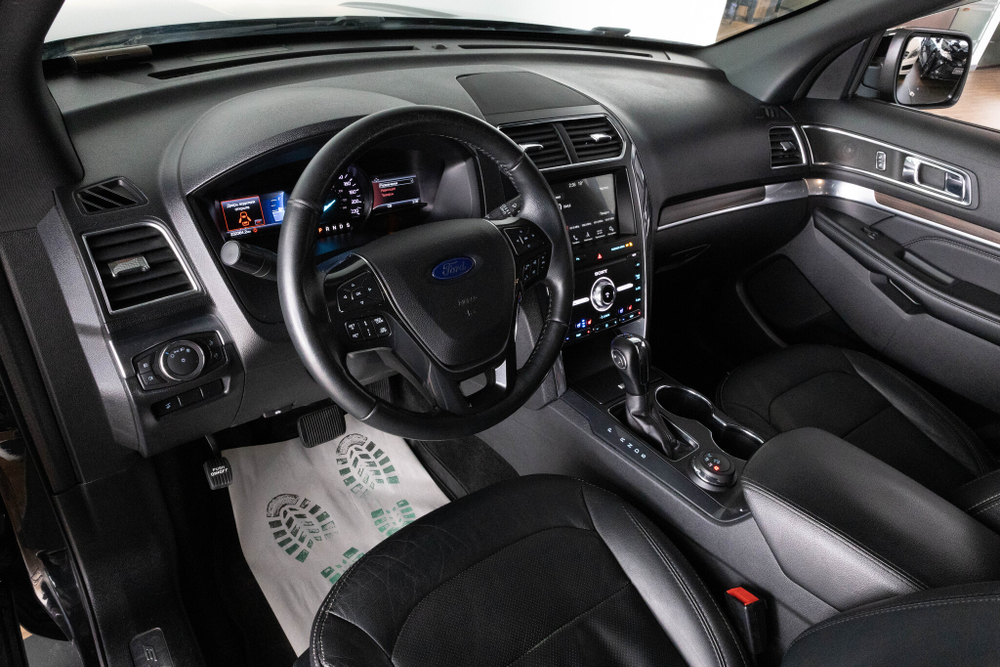 Ford Explorer, 2018 год