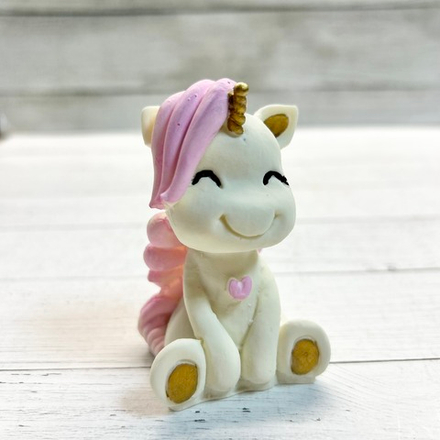 Фигурка из шоколадной глазури "Единорог"