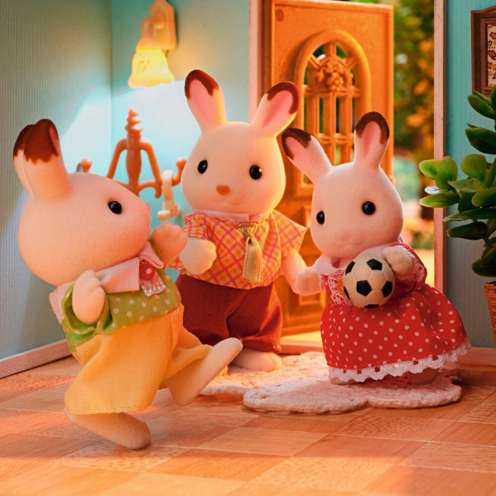 Sylvanian Families - Семья кроликов с шоколадными ушками 5655 / артикул   5655  / GTIN 5054131056554