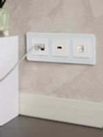 BRITE Рамка 3-местная РУ-3-2-Бр стекло белый RE IEK