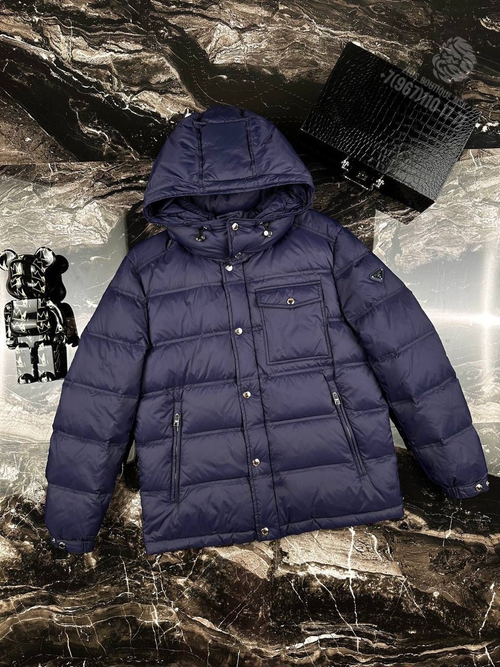 Пуховик Prada