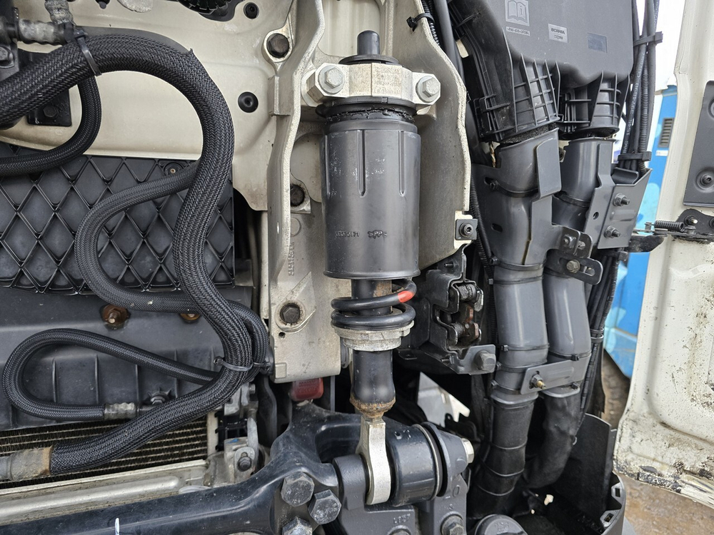 Амортизатор кабины передний 2020г