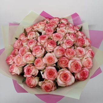 Букет 51 роза Джумилия 2.0