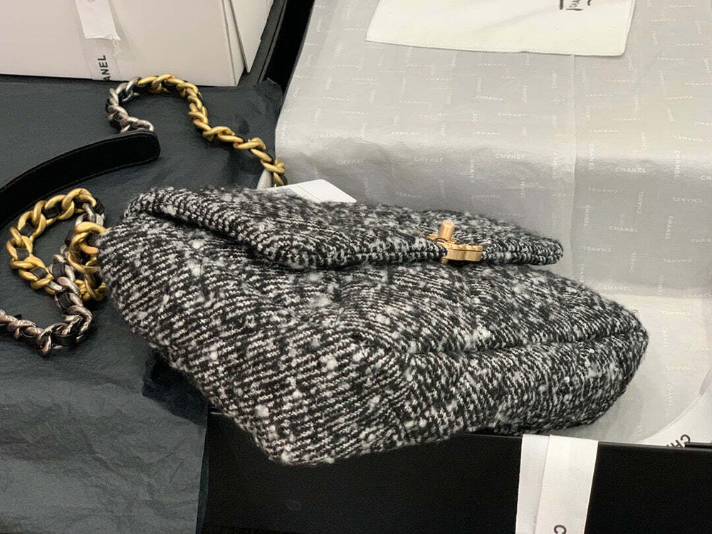 Chanel 19 Large 30 cm