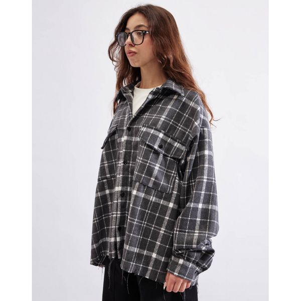 Рубашка укороченная с шерстью клетка серая - фото 3