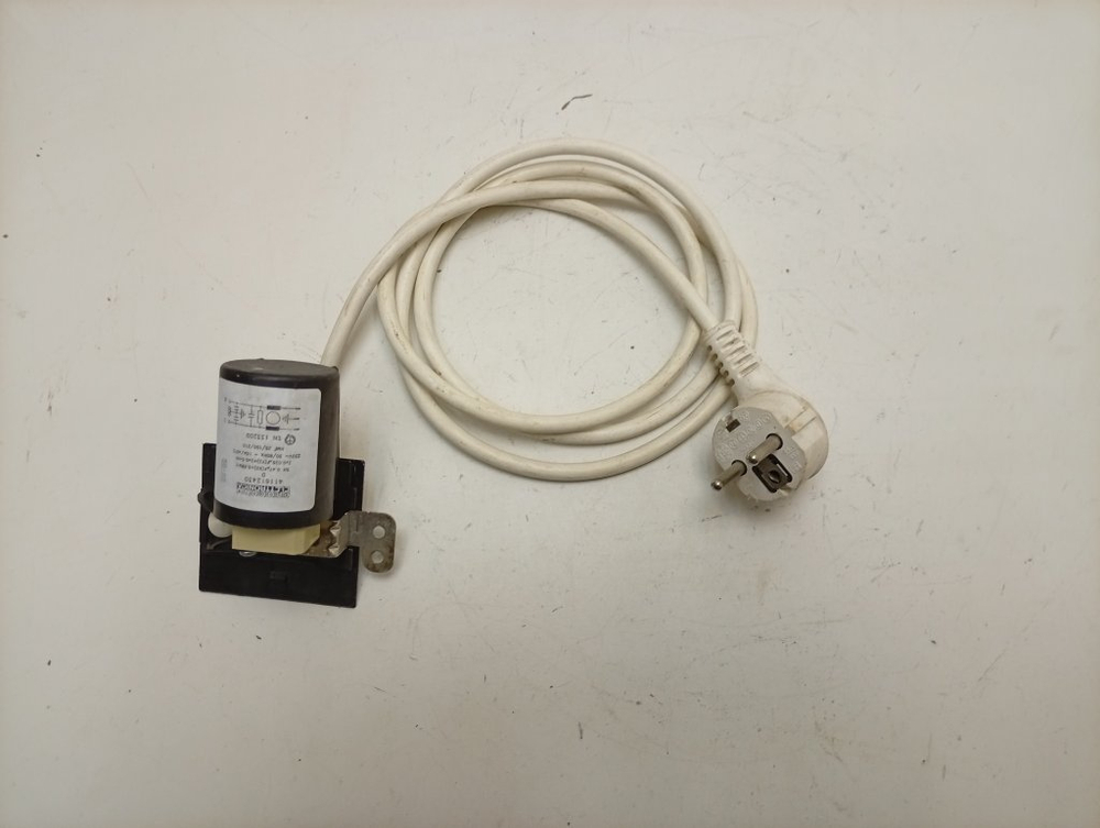 WISL82 кт57 Сетевой фильтр для стиральной машины Indesit 411612430 б/у