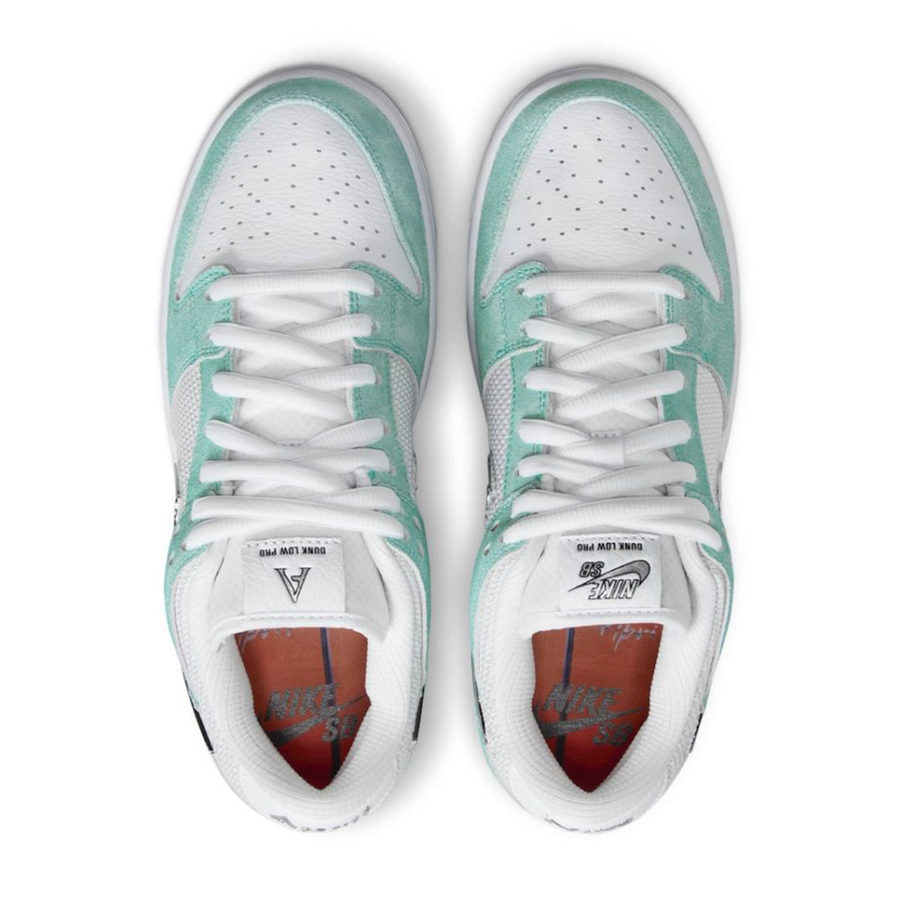 DUNK LOW SB x April Skateboards "Turbo Green"