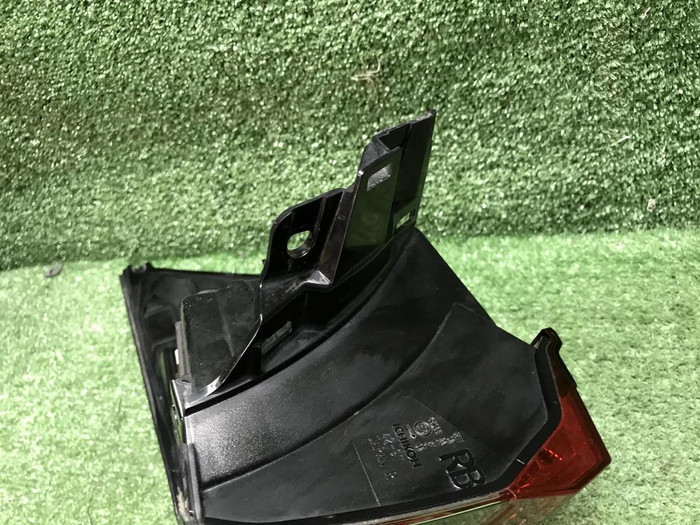 Фонарь правый внешний Toyota RAV4 5 XA50 (18-нв)