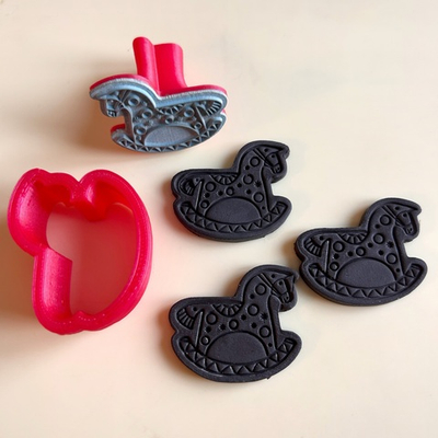 Штамп с вырубкой "Лошадка-качалка"