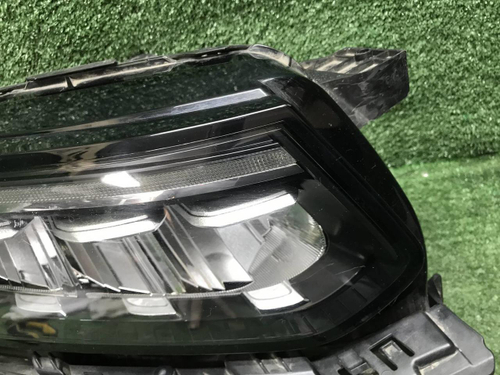Фара правая Geely Tugella (2019-2024) LED