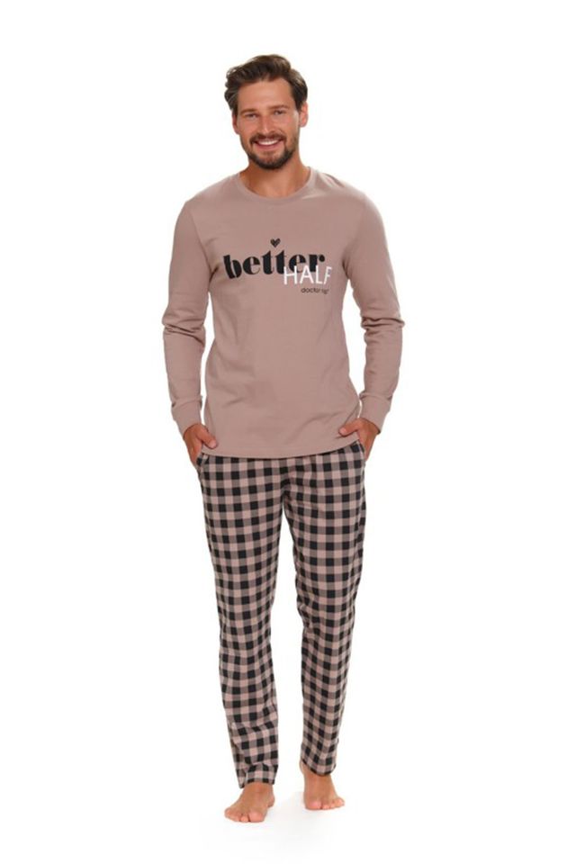 Мужская пижама из лонгслива и прямых брюк в клетку