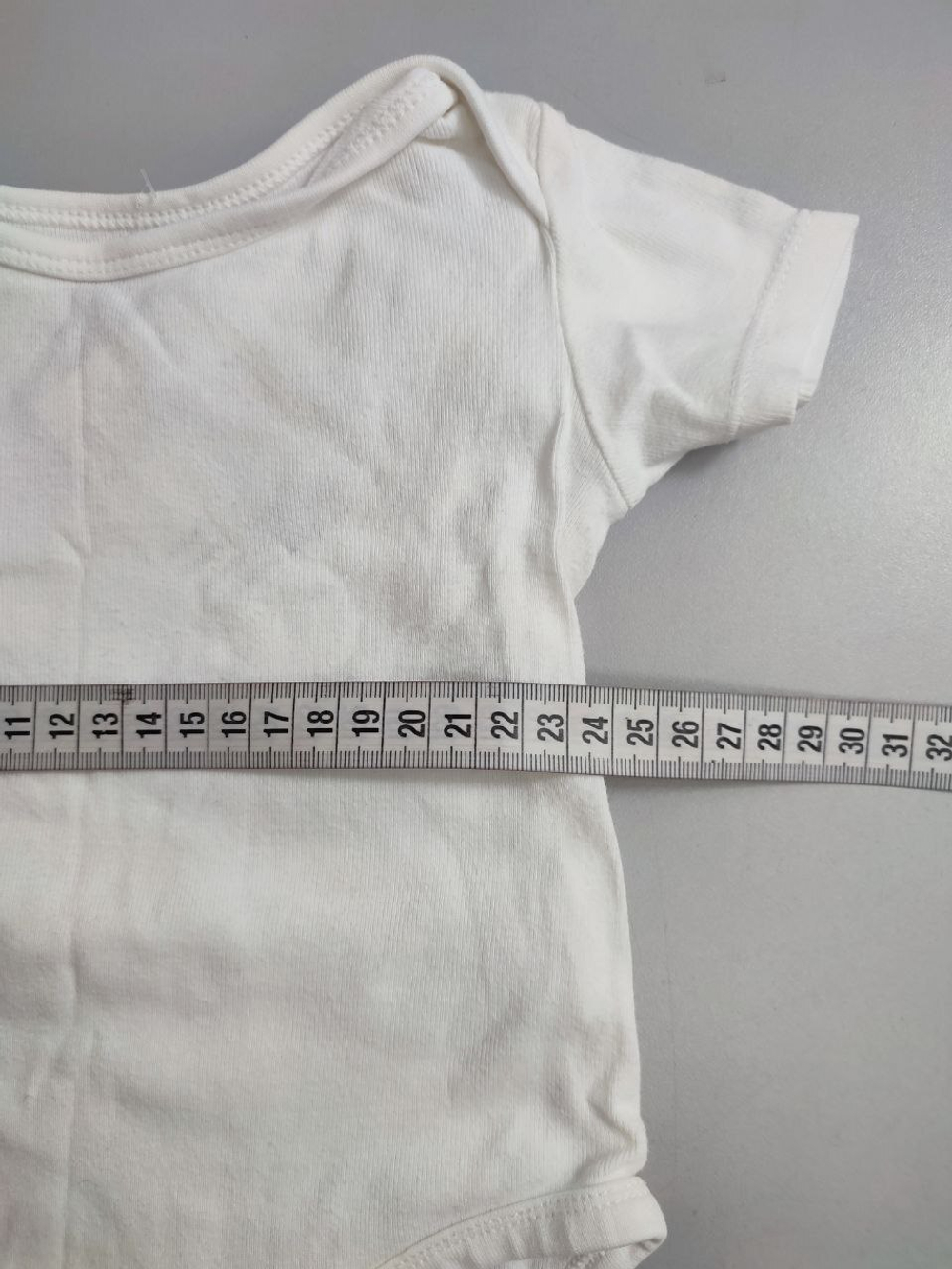 Боди H&M хлоповое на 6-9 месяцев