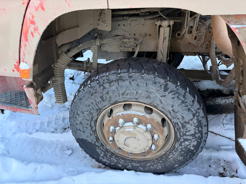 Shacman (Shaanxi) SX* 6x6 Седельный тягач SX42586V385 (Дизельный, 11,6 л, 423 л.с., МТ)