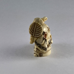 Статуэтка нэцкэ Дзюродзин с круглым веером и сосудом