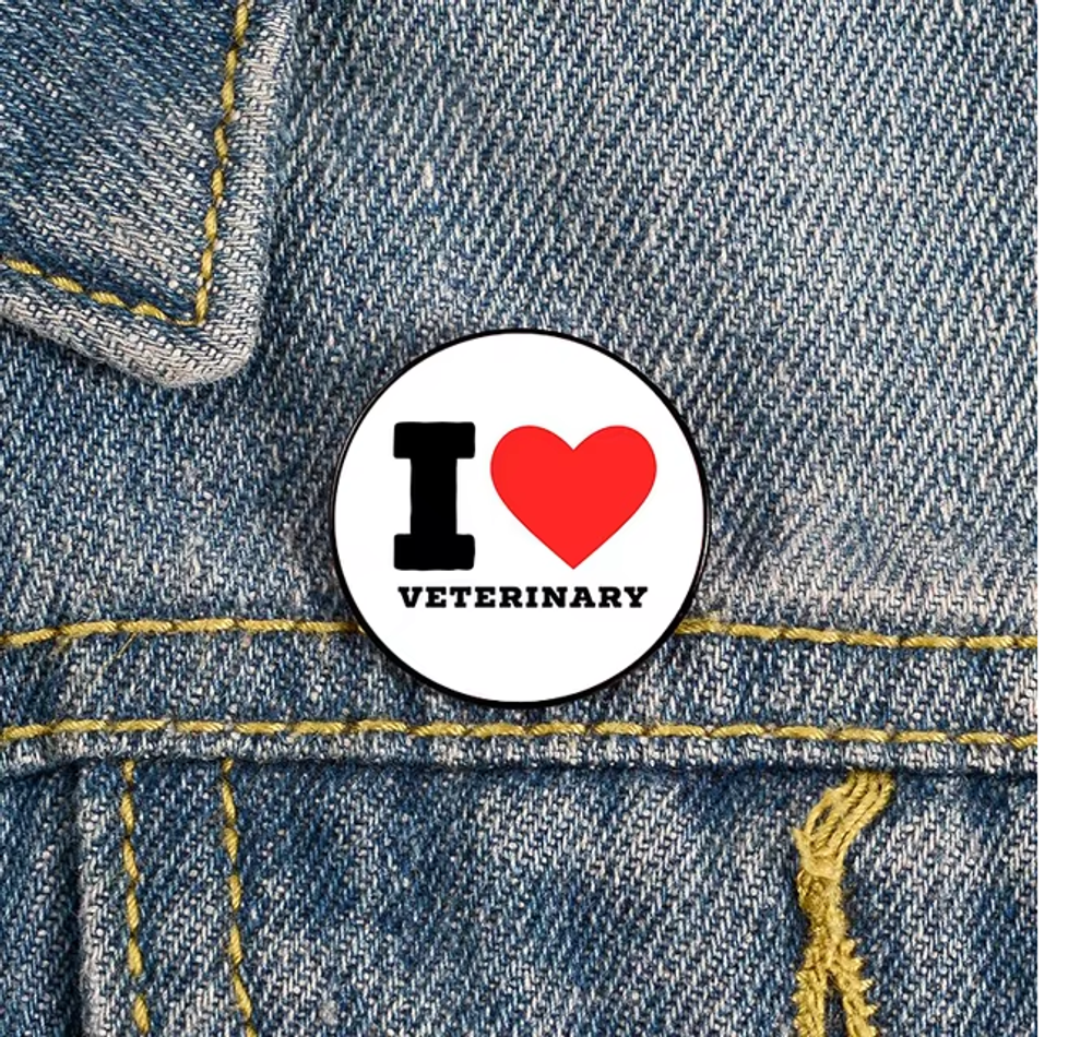 Брошь &quot;I Love Veterinary&quot;