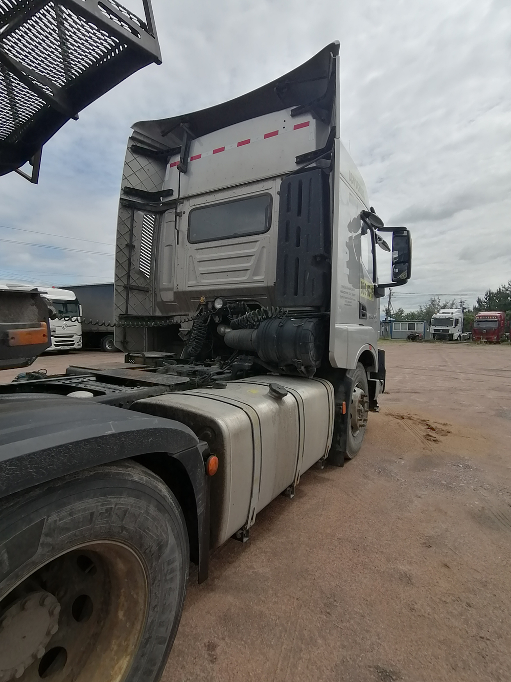 HONGYAN CQ* 6x4 Седельный тягач CQ4257EV11334 (Дизельный, 11,1 л, 430 л.с., МТ)