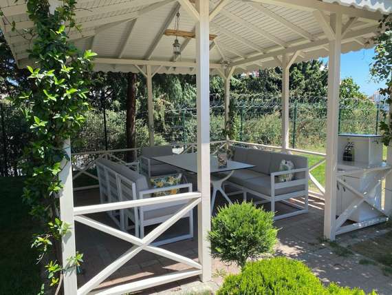 Кресло уличное пластиковое Mykonos, белый, светло-коричневый