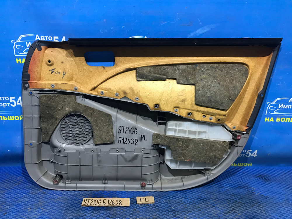 Обшивка двери TOYOTA CALDINA 1997-2002