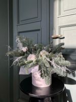 Новогодняя композиция в коробочке с хлопком и игрушками