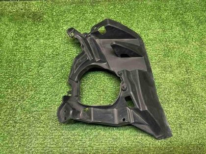 Кронштейн ПТФ левый Toyota Highlander 3 U50 16-19