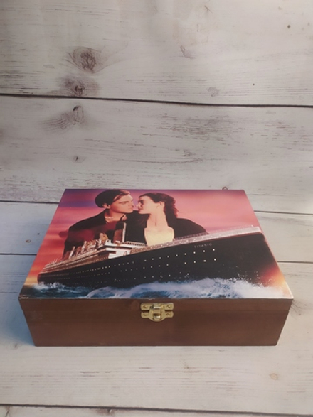 Музыкальная шкатулка с любой ВАШЕЙ мелодией, фото, именем, гравировкой под заказ, размер 25х19х7,5 см