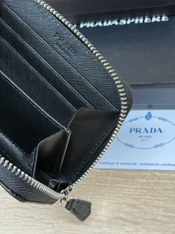 Визитница Prada