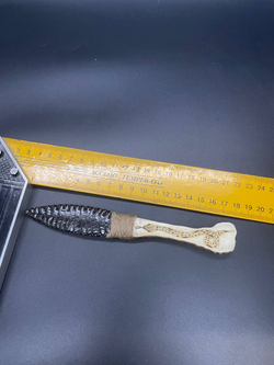 Обсидиановый нож с рукояткой из рога оленя с рисунком змеи 18 см