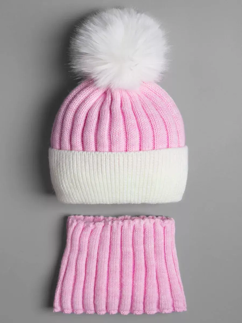 Шапка зимняя для девочки с помпоном и снуд