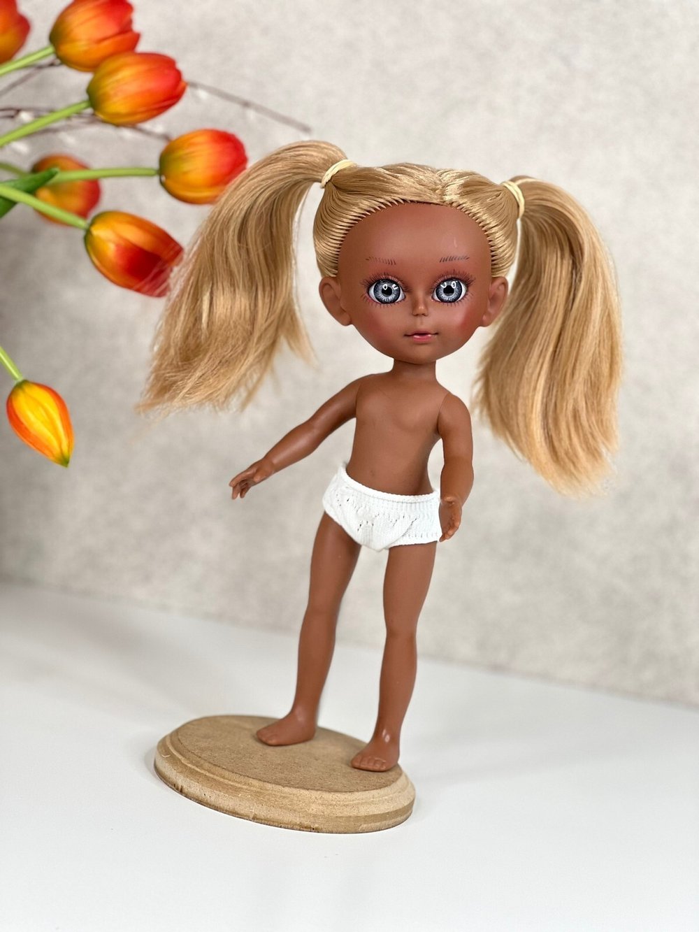 Кукла Nines виниловая 30см Dainty без одежды (2440WN1)